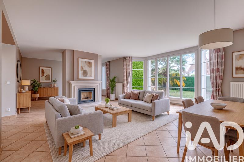 Maison - 182 m² - 8 pièces