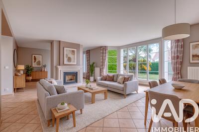 Maison - 182 m² - 8 pièces