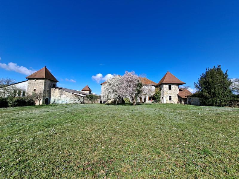 Château - 150 m² - 15 pièces
