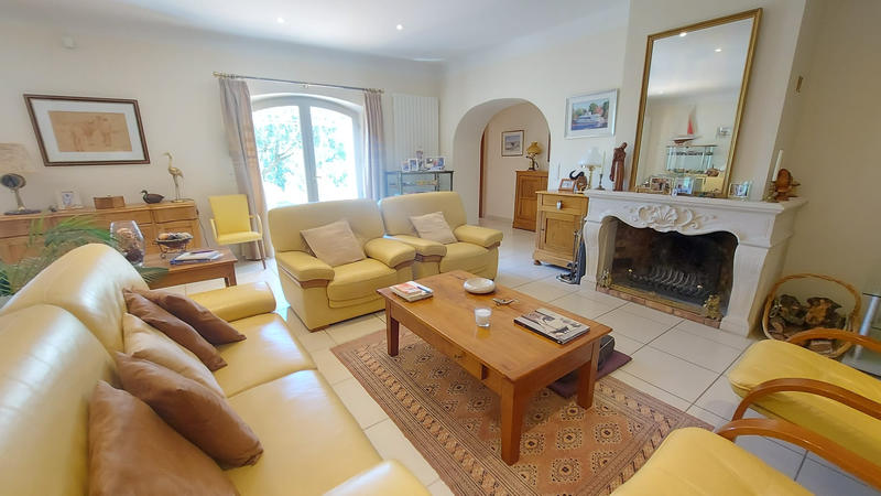 Villa - 285 m² - 6 pièces