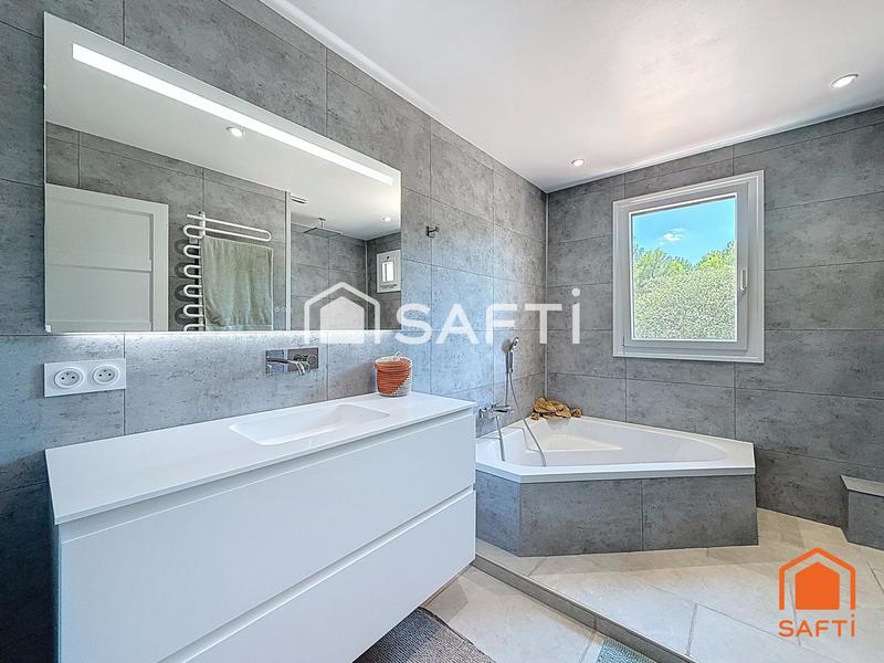 Maison - 190 m² - 8 pièces