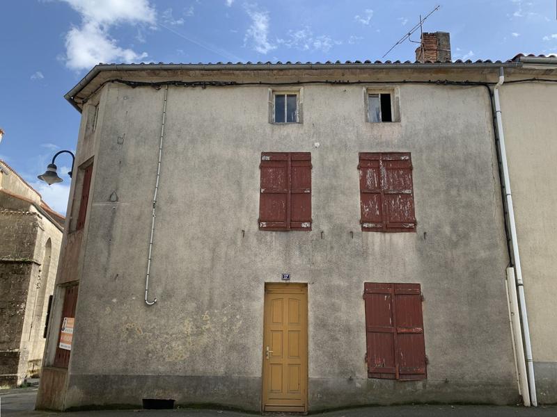 Maison ancienne - 140 m² - 3 pièces