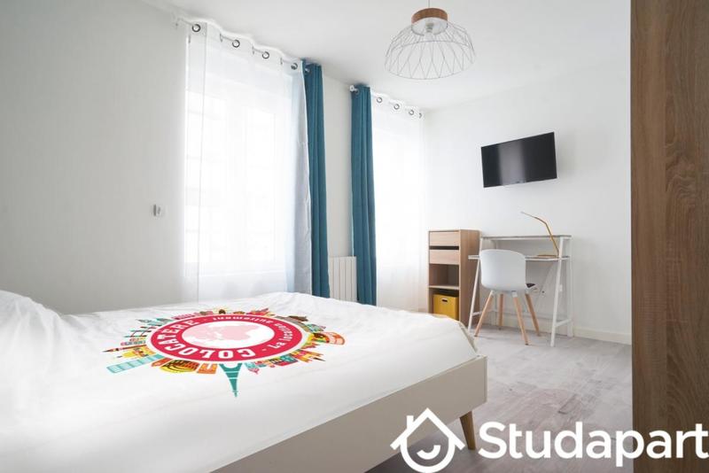 Chambre - 11 m² - 1 pièce