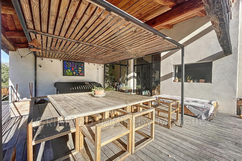 Maison - 278 m² - 10 pièces