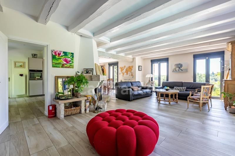 Maison - 220 m² - 6 pièces