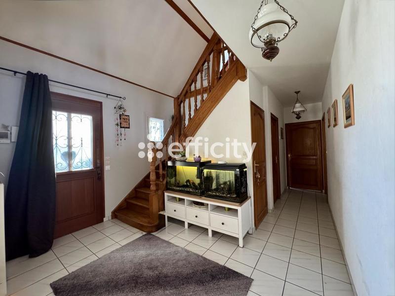 Maison - 240 m² - 8 pièces