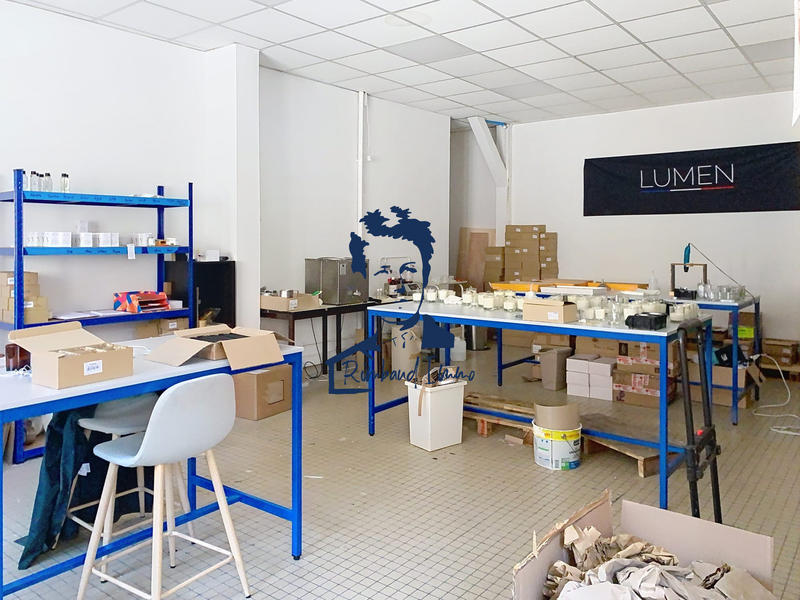 Bureau - 100 m² - 2 pièces