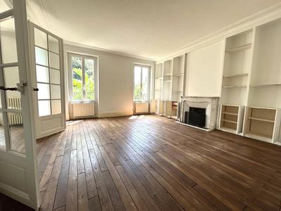 Maison - 178 m² - 8 pièces