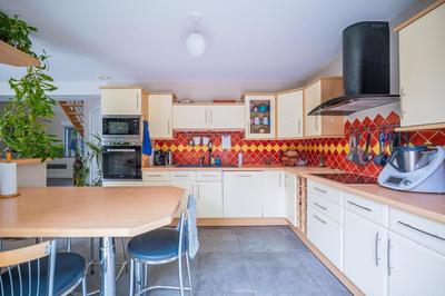 Maison traditionnelle - 153 m² - 6 pièces