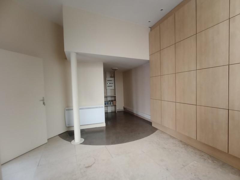 Local commercial - 4 pièces