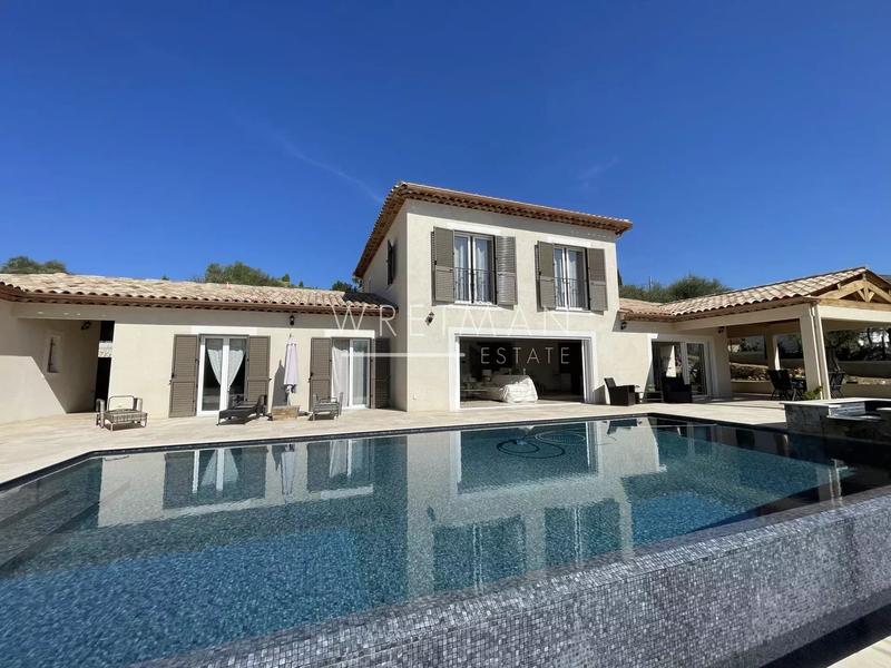 Villa - 210 m² - 6 pièces