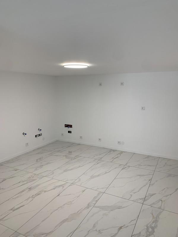 Local commercial - 147 m² - 1 pièce