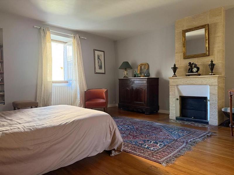 Maison en pierre - 245 m² - 6 pièces