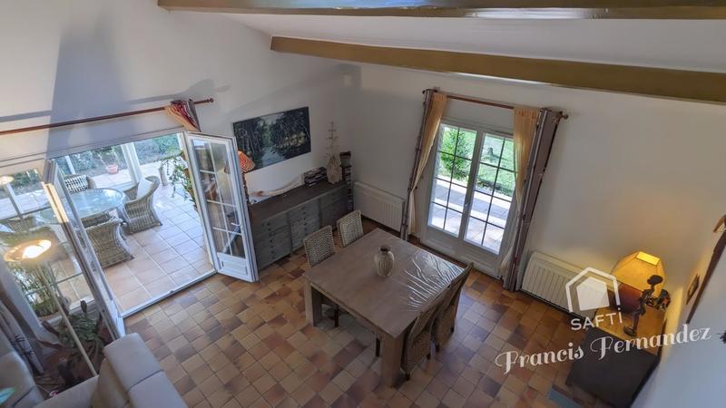 Maison - 220 m² - 6 pièces