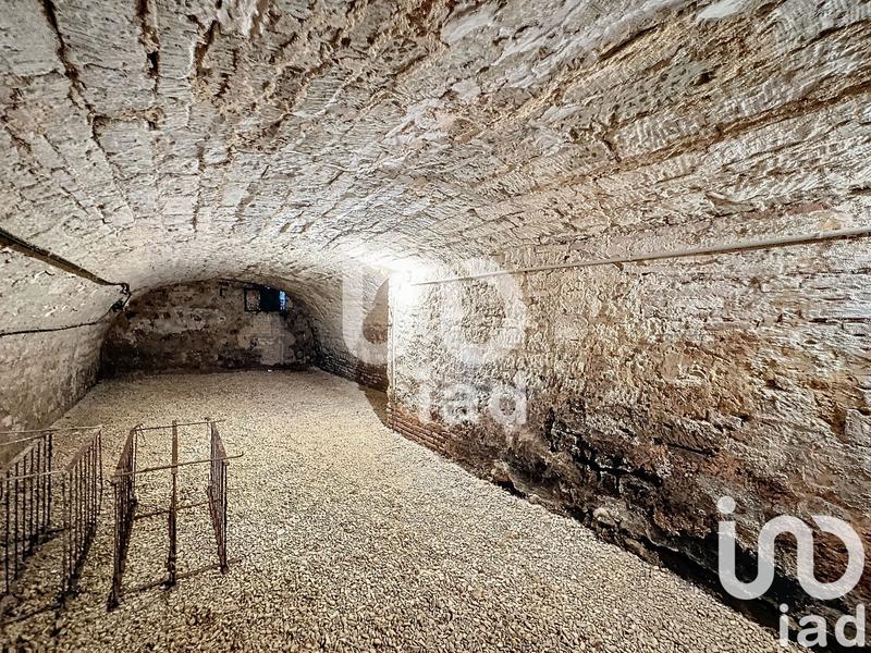 Maison - 238 m² - 8 pièces