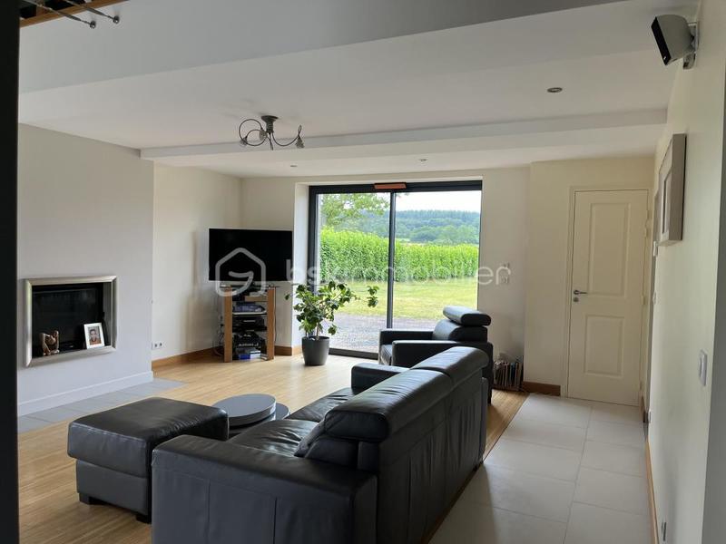 Propriété - 230 m² - 7 pièces