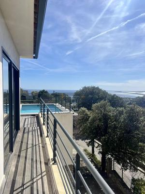 Maison - 195 m² - 5 pièces