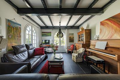 Maison - 182 m² - 9 pièces