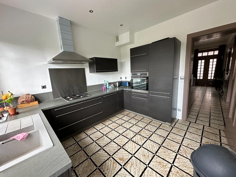 Maison de ville - 249 m² - 7 pièces
