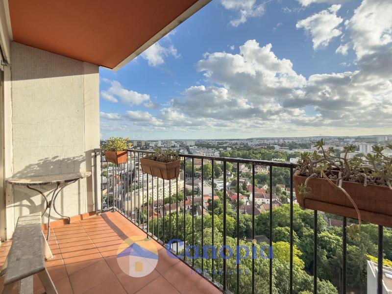 Appartement - 90 m² - 5 pièces