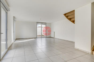 Maison - 92 m² - 4 pièces