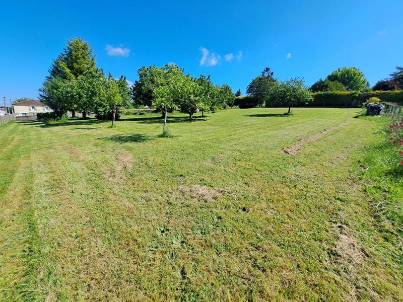 Terrain constructible - 1 500 m²