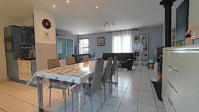 Maison - 99 m² - 6 pièces