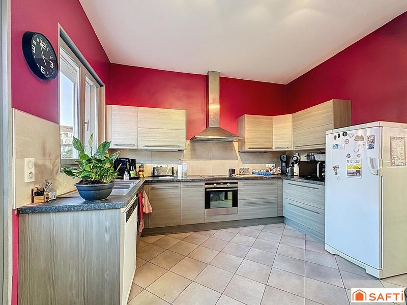 Maison - 183 m² - 9 pièces