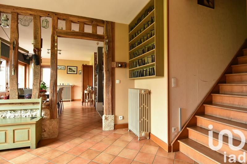 Maison - 220 m² - 8 pièces