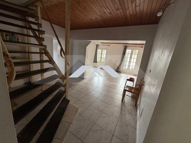 Maison - 180 m² - 5 pièces