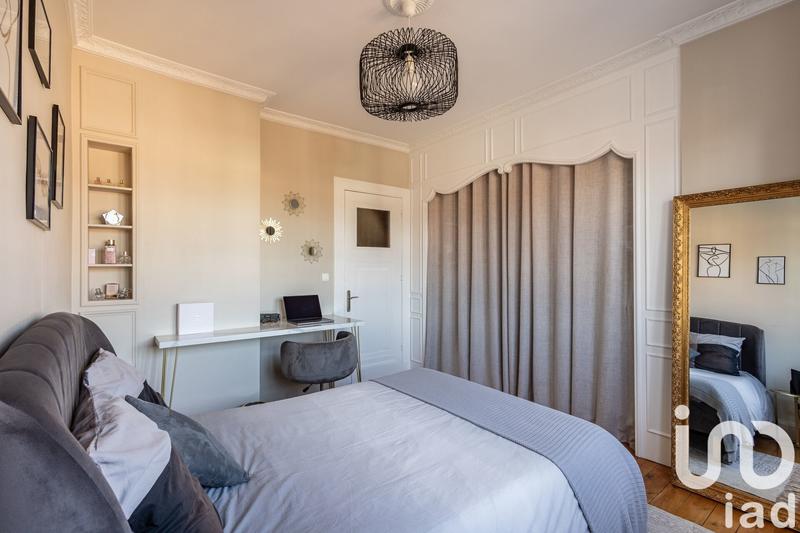 Maison - 260 m² - 9 pièces