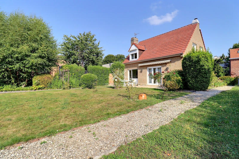 Maison - 121 m² - 5 pièces