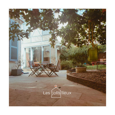 Demeure - 280 m² - 13 pièces