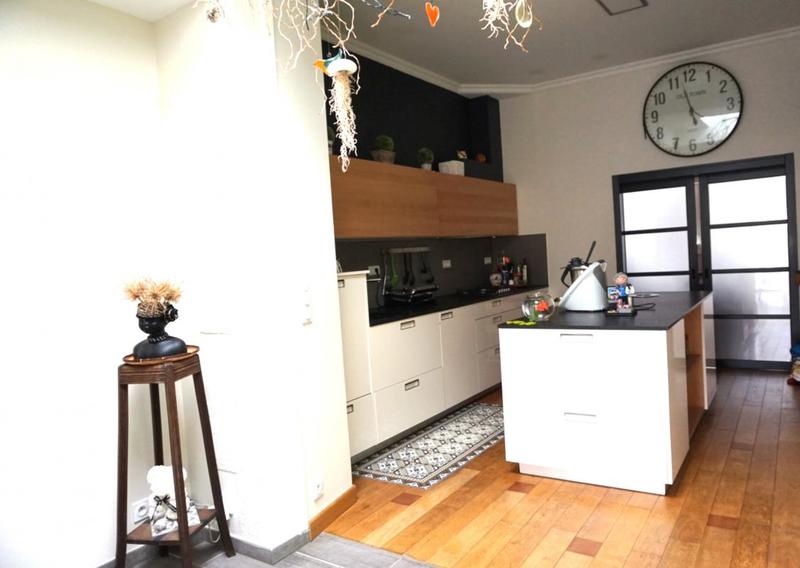 Maison - 291 m² - 10 pièces