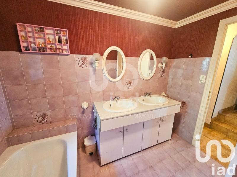 Maison - 196 m² - 9 pièces