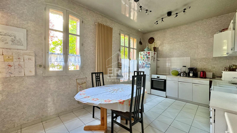 Maison - 229 m² - 10 pièces