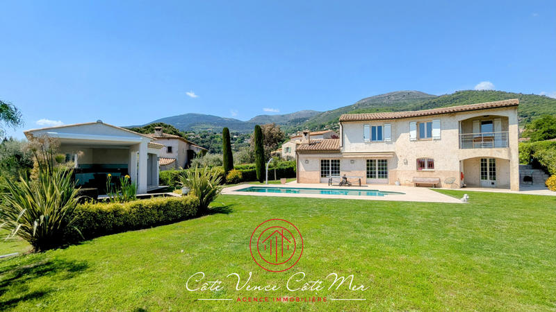 Maison - 181 m² - 5 pièces