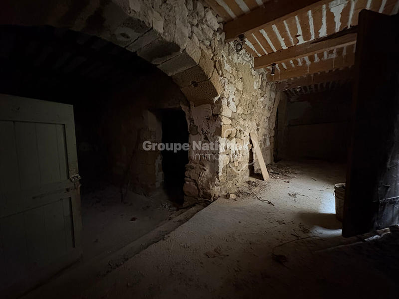 Maison - 930 m² - 30 pièces