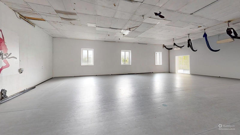 Maison - 400 m² - 6 pièces