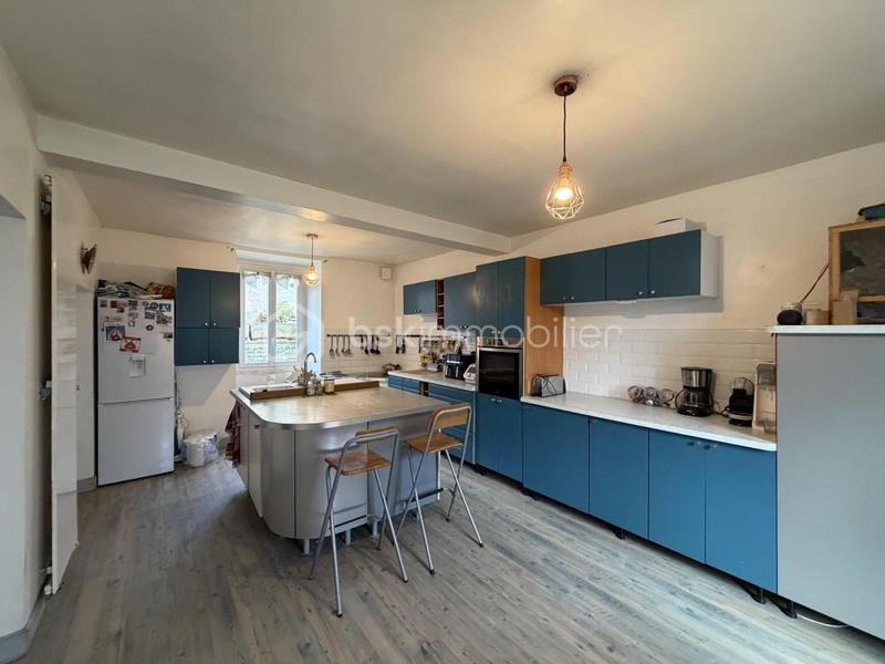 Maison - 230 m² - 6 pièces