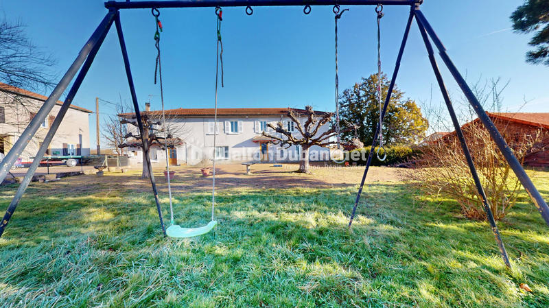 Maison - 280 m² - 9 pièces