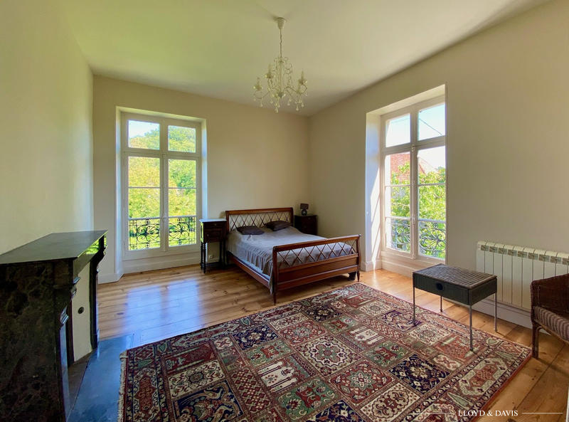 Château - 520 m² - 15 pièces