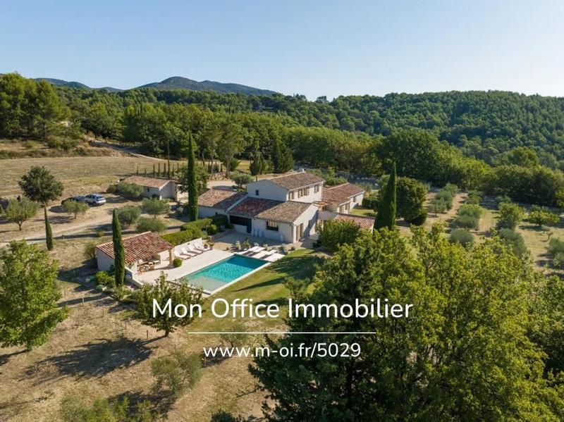 Propriété - 269 m² - 8 pièces