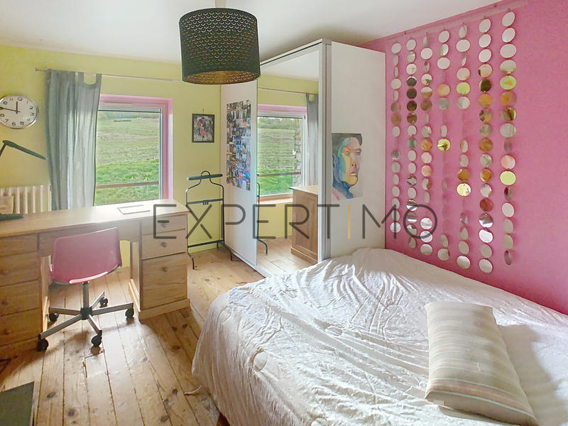 Maison - 230 m² - 9 pièces