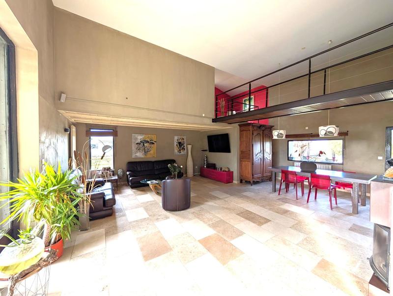 Mas - 258 m² - 10 pièces