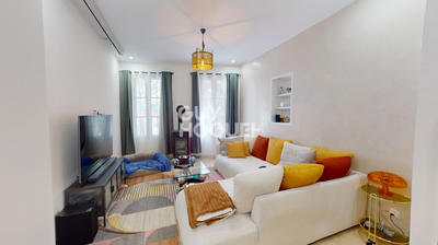 Appartement - 245 m² - 13 pièces