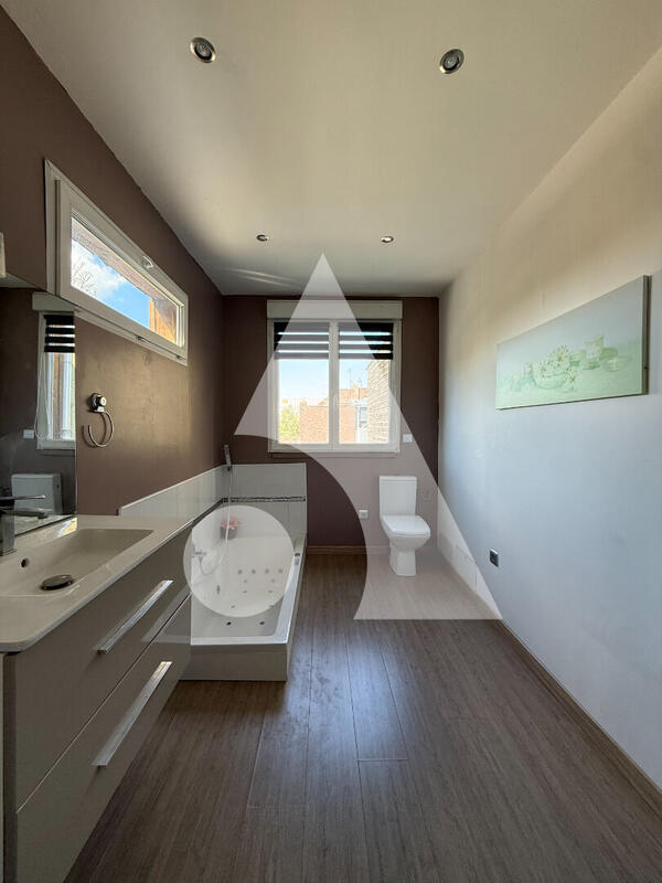 Maison - 110 m² - 5 pièces