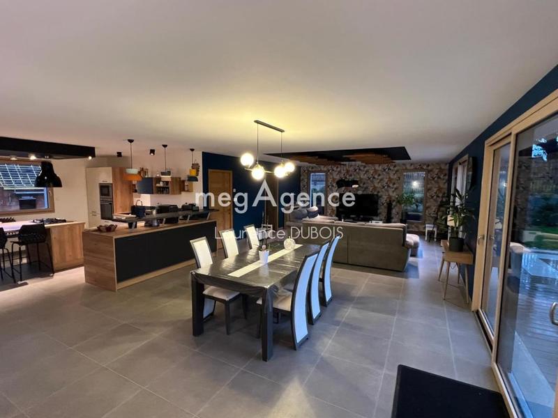 Maison - 200 m² - 5 pièces