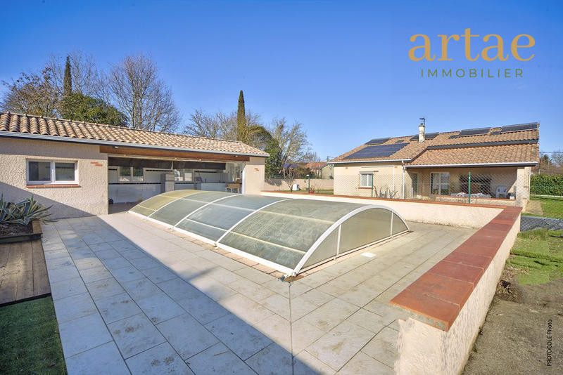 Maison - 210 m² - 6 pièces