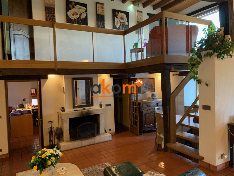 Maison - 338 m² - 8 pièces